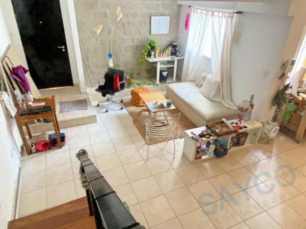 Vendo 4 ambientes c/terraza propia