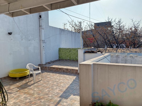 Vendo 4 ambientes c/terraza propia