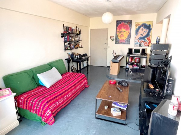 Venta 2 ambientes 117m2 Patios, con cochera fija y cubierta.