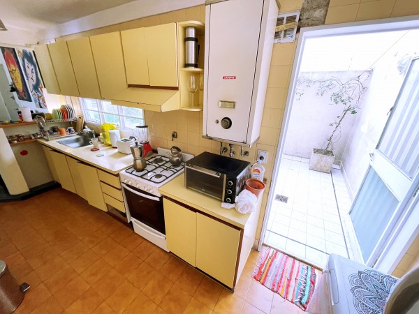 Venta 2 ambientes 117m2 Patios, con cochera fija y cubierta.