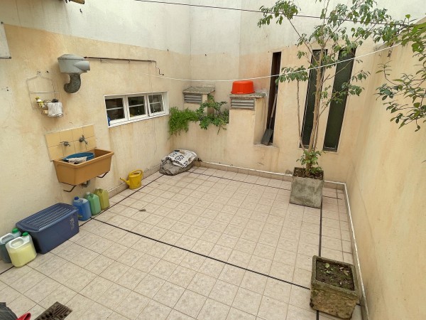 Venta 2 ambientes 117m2 Patios, con cochera fija y cubierta.
