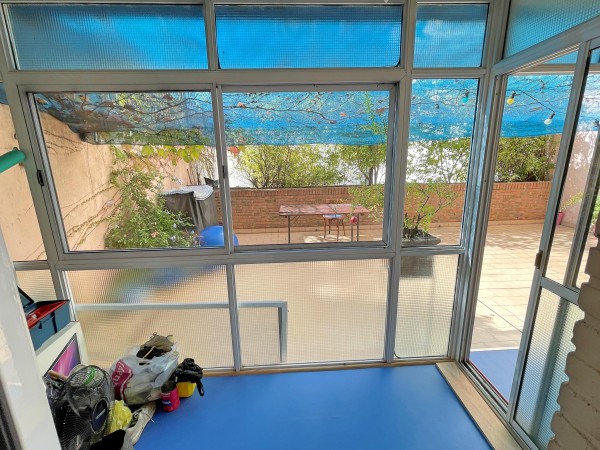 Venta 2 ambientes 117m2 Patios, con cochera fija y cubierta.