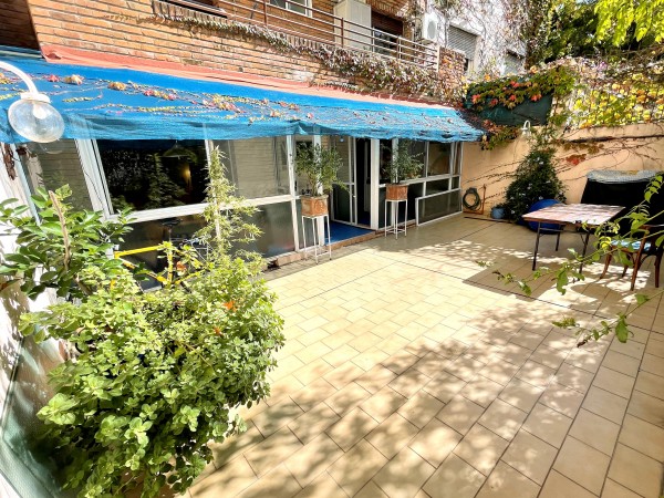 Venta 2 ambientes 117m2 Patios, con cochera fija y cubierta.