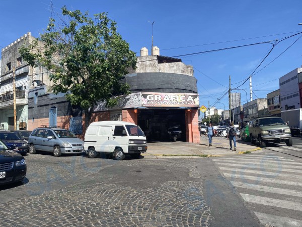 LOCAL en LOTE PROPIO 300m2 Totales 