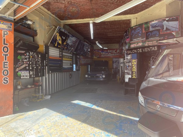 LOCAL en LOTE PROPIO 300m2 Totales 