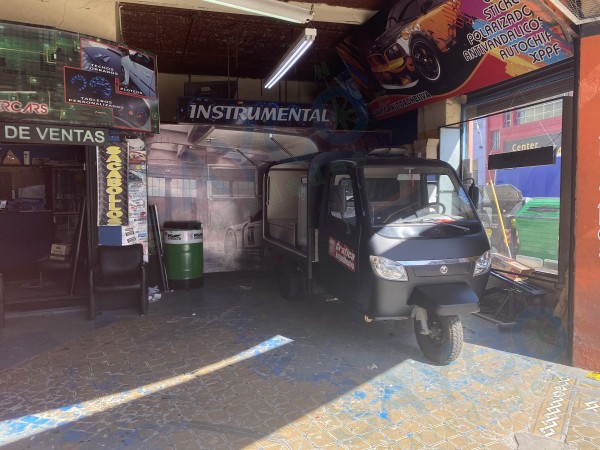 LOCAL en LOTE PROPIO 300m2 Totales 