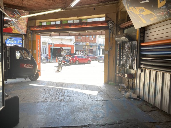 LOCAL en LOTE PROPIO 300m2 Totales 