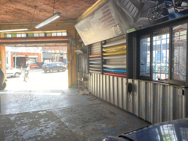 LOCAL en LOTE PROPIO 300m2 Totales 
