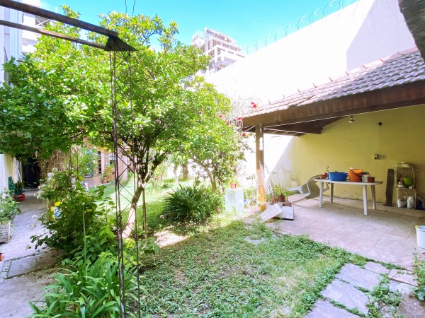 Casa 6 amb c/fondo