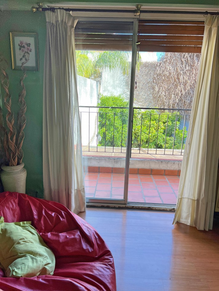 Duplex 4 Ambientes + Cochera + Fondo (4 X 12) + Parrilla + Balcon 