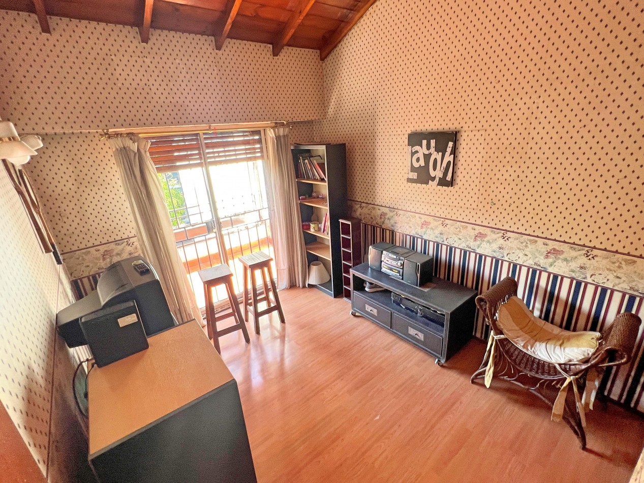 Duplex 4 Ambientes + Cochera + Fondo (4 X 12) + Parrilla + Balcon 