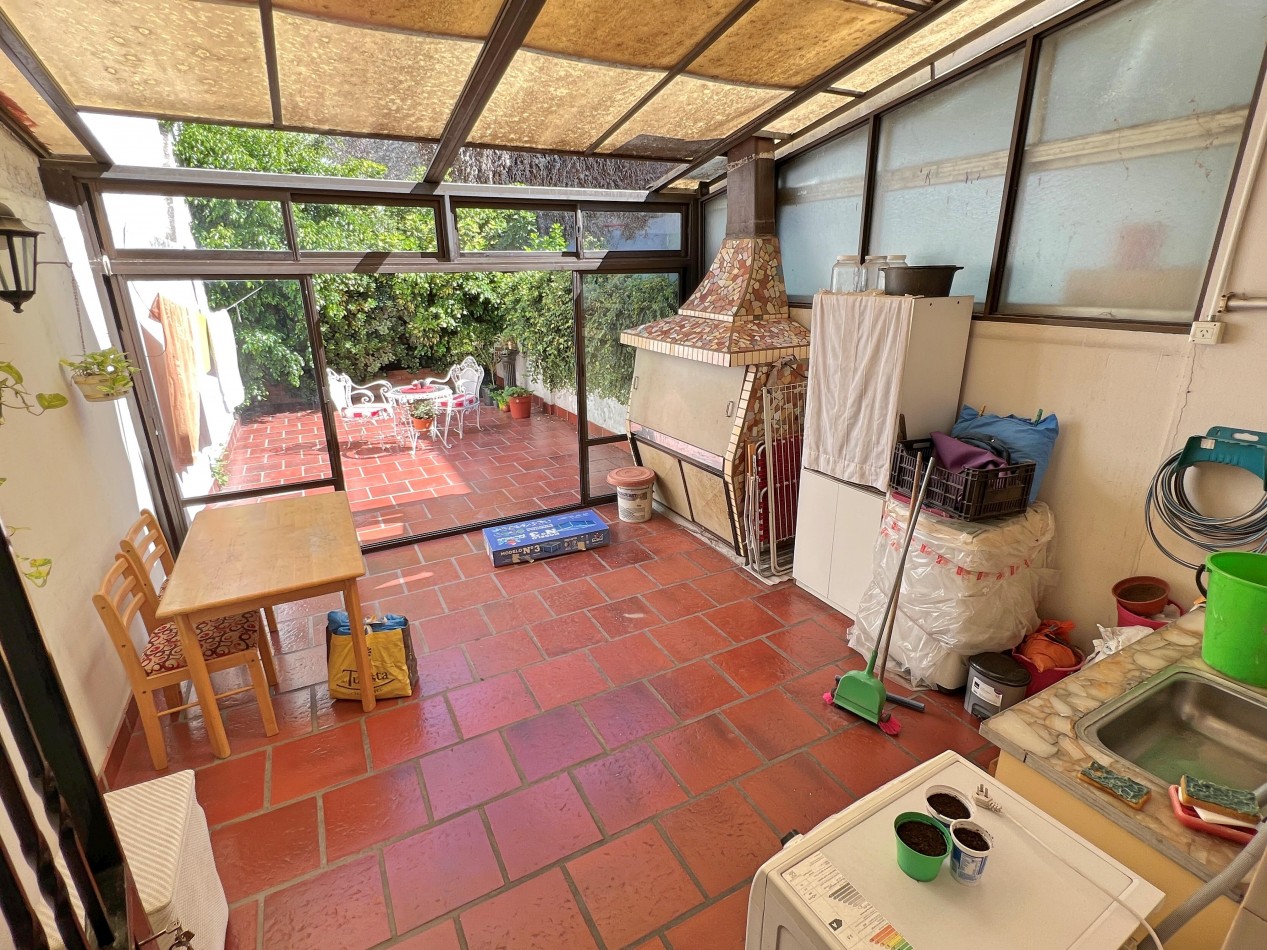 Duplex 4 Ambientes + Cochera + Fondo (4 X 12) + Parrilla + Balcon 