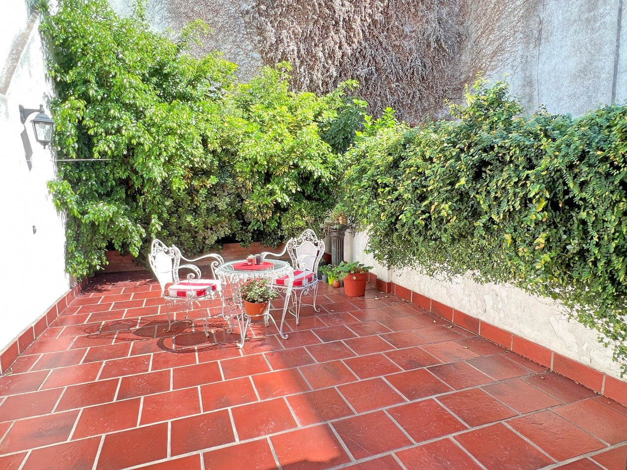 Duplex 4 Ambientes + Cochera + Fondo (4 X 12) + Parrilla + Balcon 