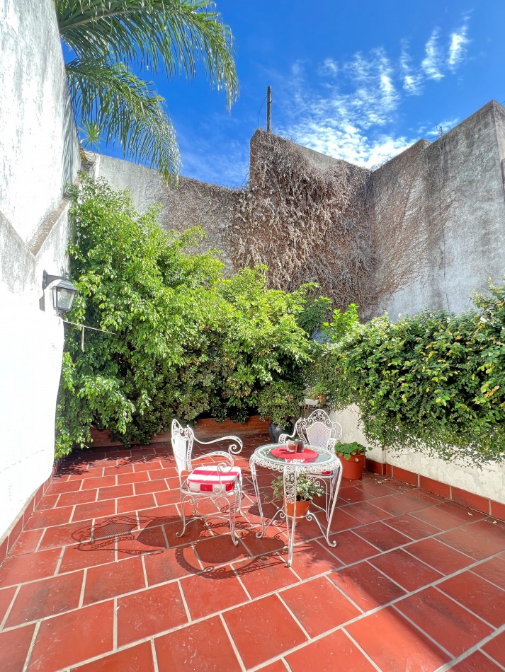 Duplex 4 Ambientes + Cochera + Fondo (4 X 12) + Parrilla + Balcon 