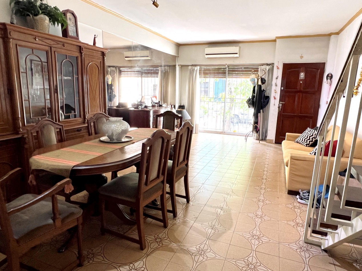 Duplex 4 Ambientes + Cochera + Fondo (4 X 12) + Parrilla + Balcon 