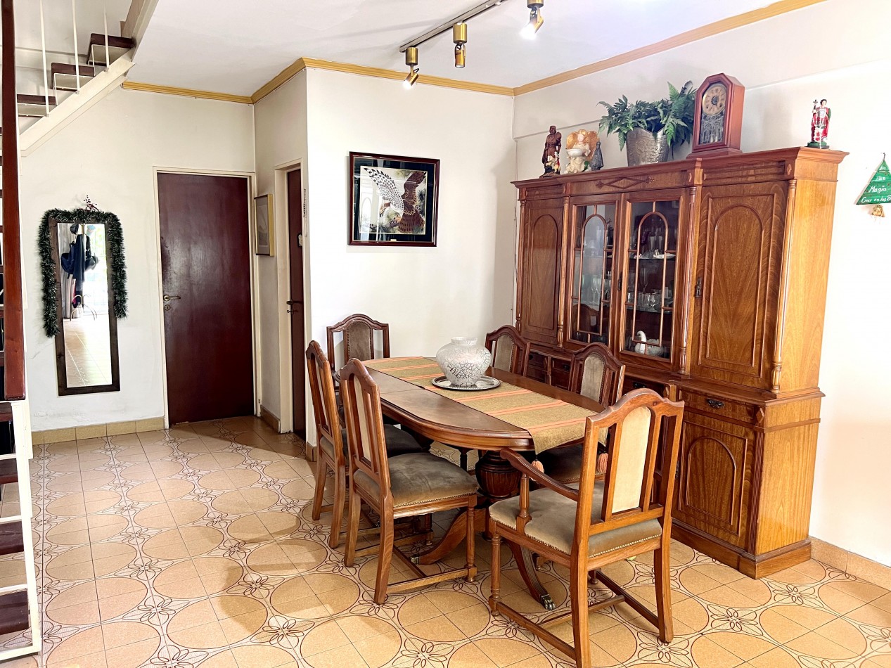 Duplex 4 Ambientes + Cochera + Fondo (4 X 12) + Parrilla + Balcon 