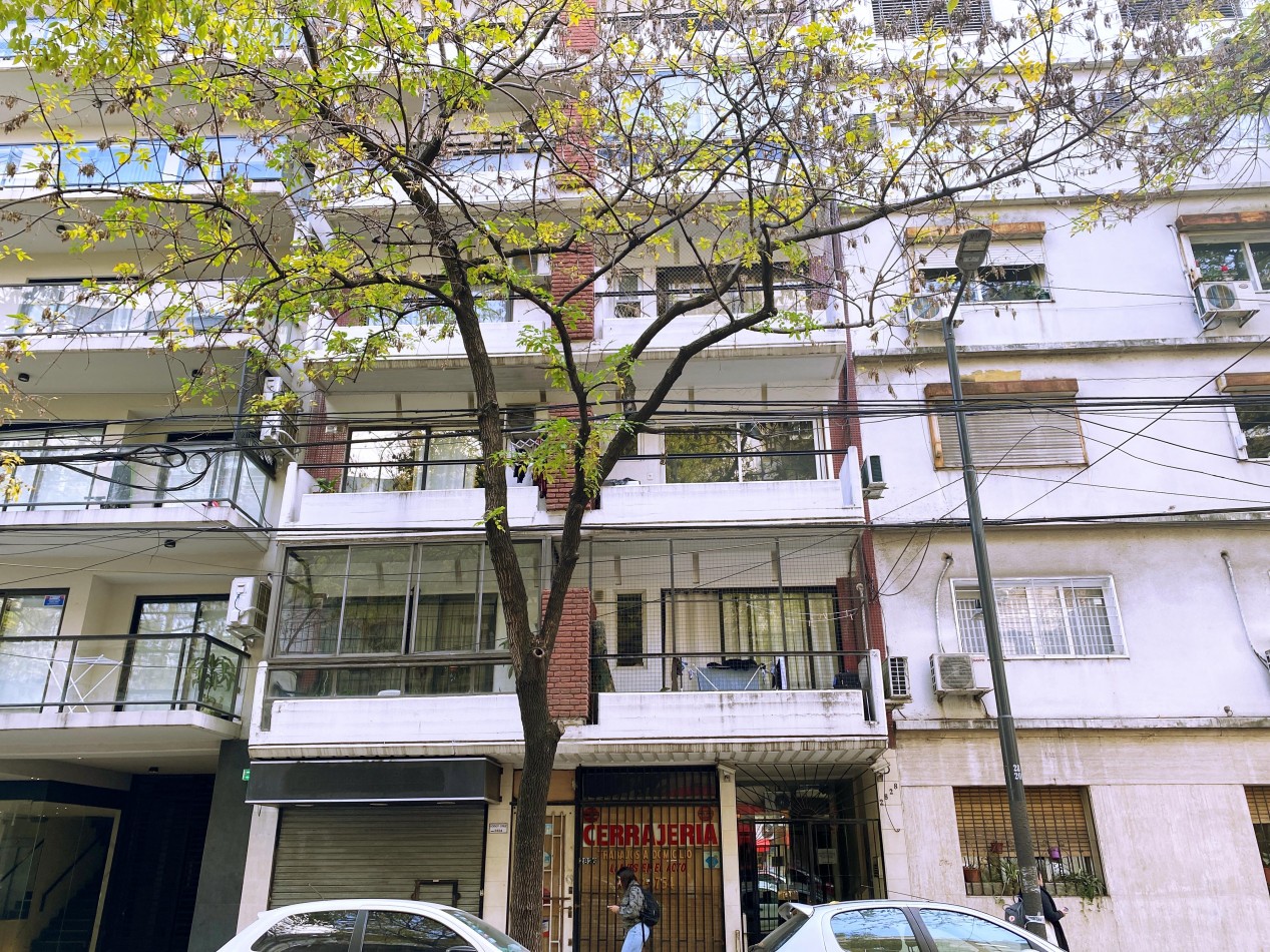 Vendo 1 ambiente con vista abierta.