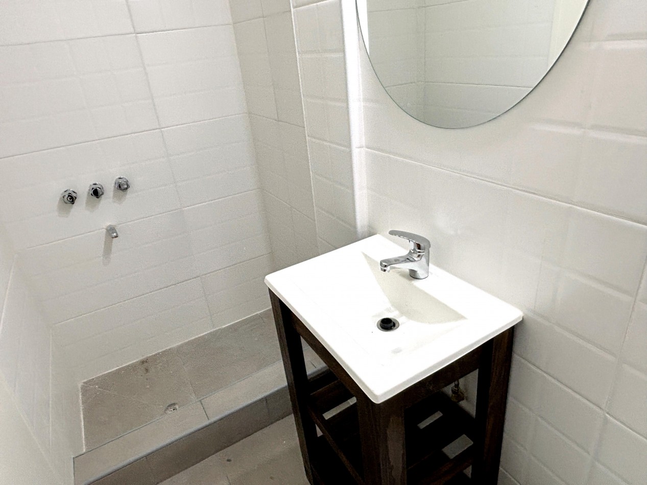 Vendo 1 ambiente con vista abierta.
