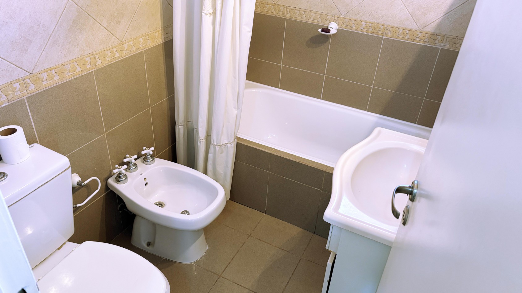 3 ambientes con balcon 68m2