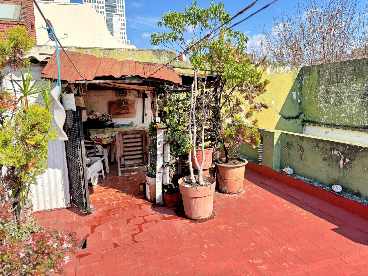 PH 96m2 con patio y terraza propios.