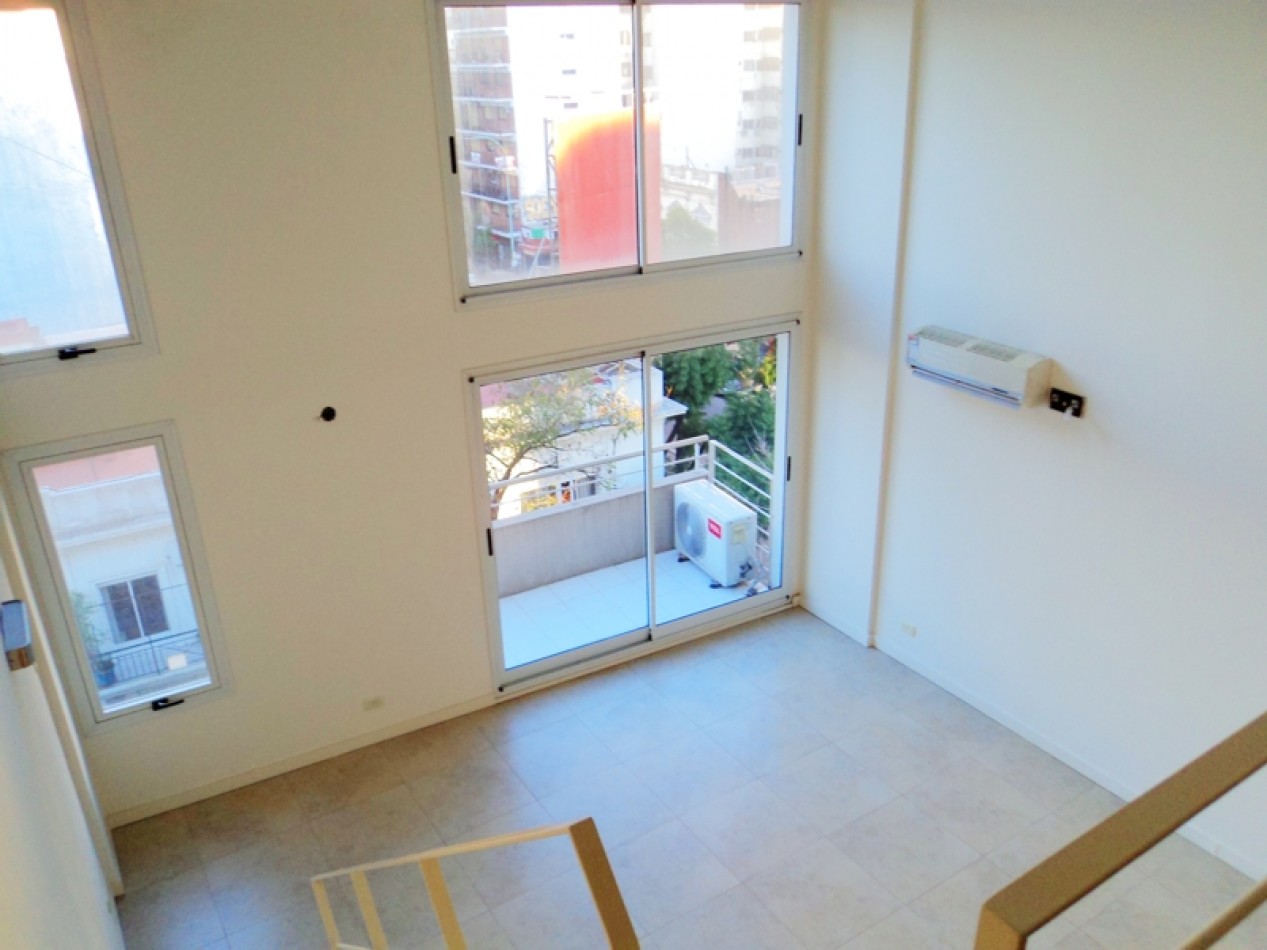Alquilo Duplex de 2 Ambientes c/2 baños y balcon