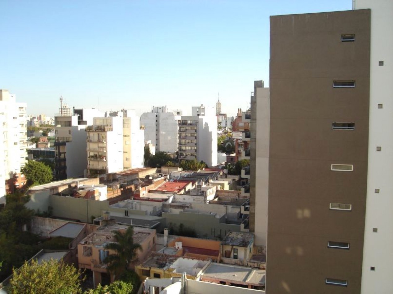 Vendo 4 ambientes con balcon y cochera cubierta.