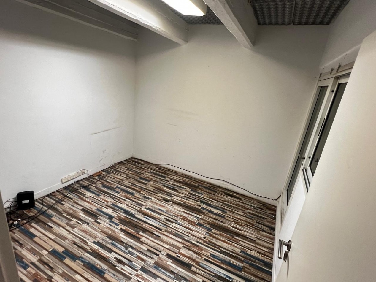 Oficina 72,00 m² Baño Propio - Balcon Corrido Air/ac Impecable