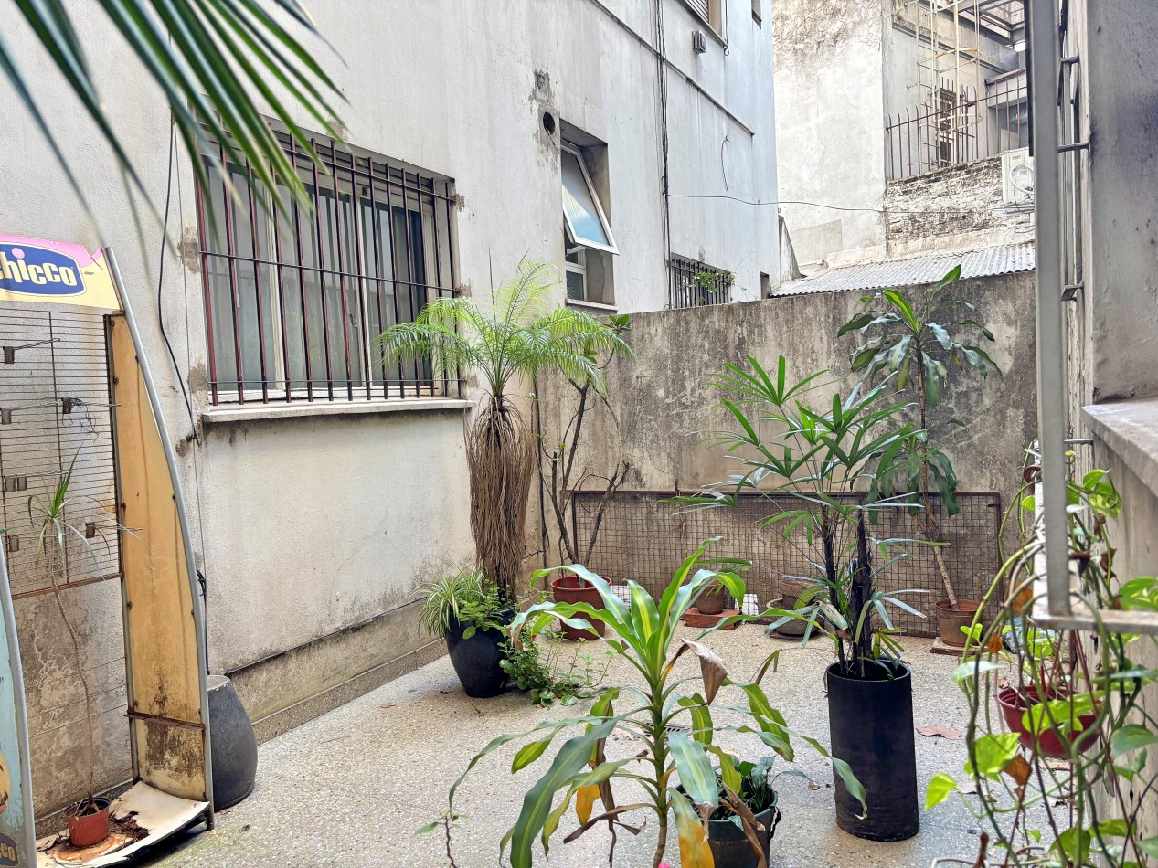 Local en alquiler, Caballito - Capital FederalAlquiler Local - Caballito - Acoyte 100 y Yerbal - Local de 6x 10 + Patio