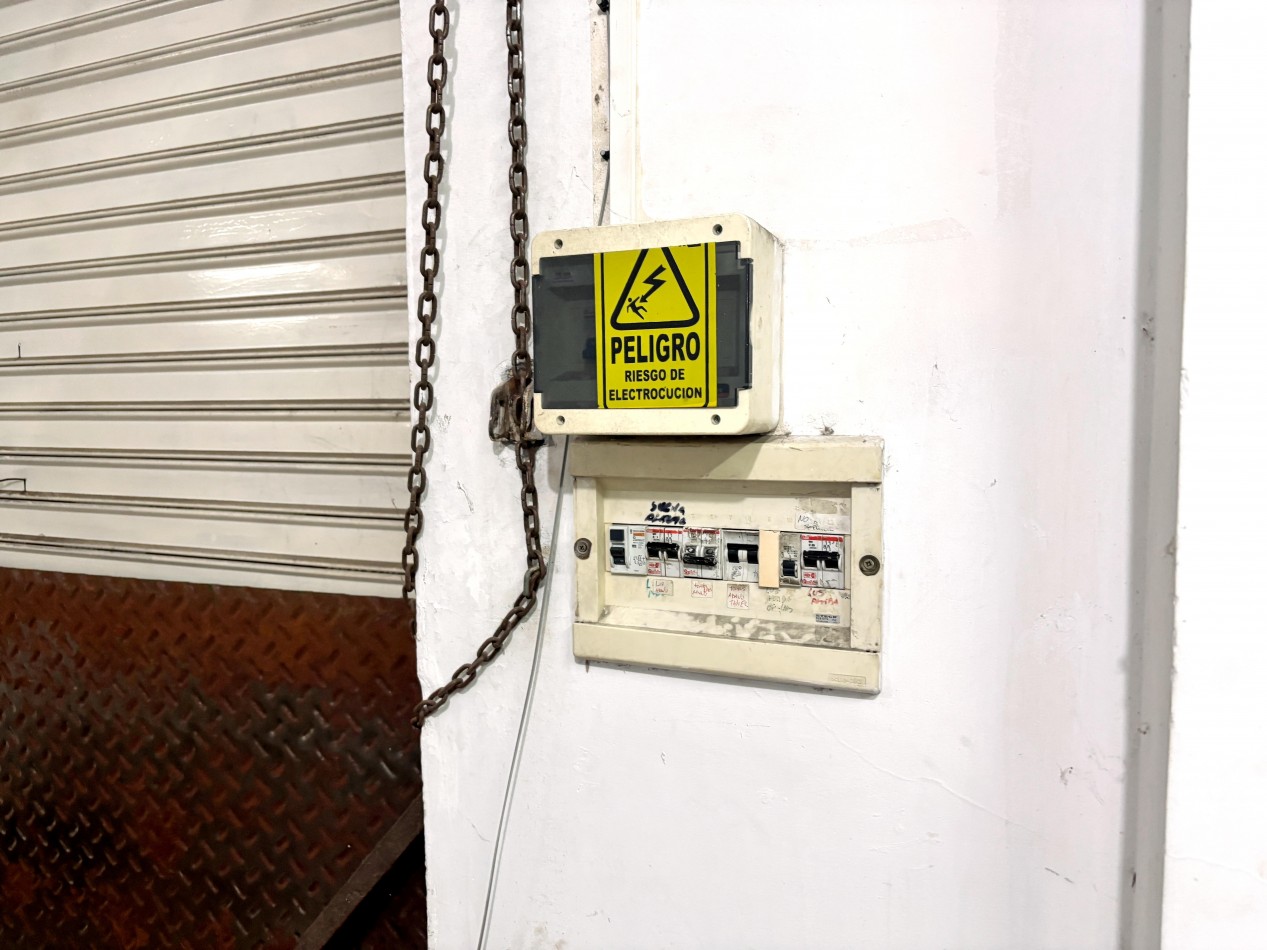 Alquiler local 80m2 en esquina