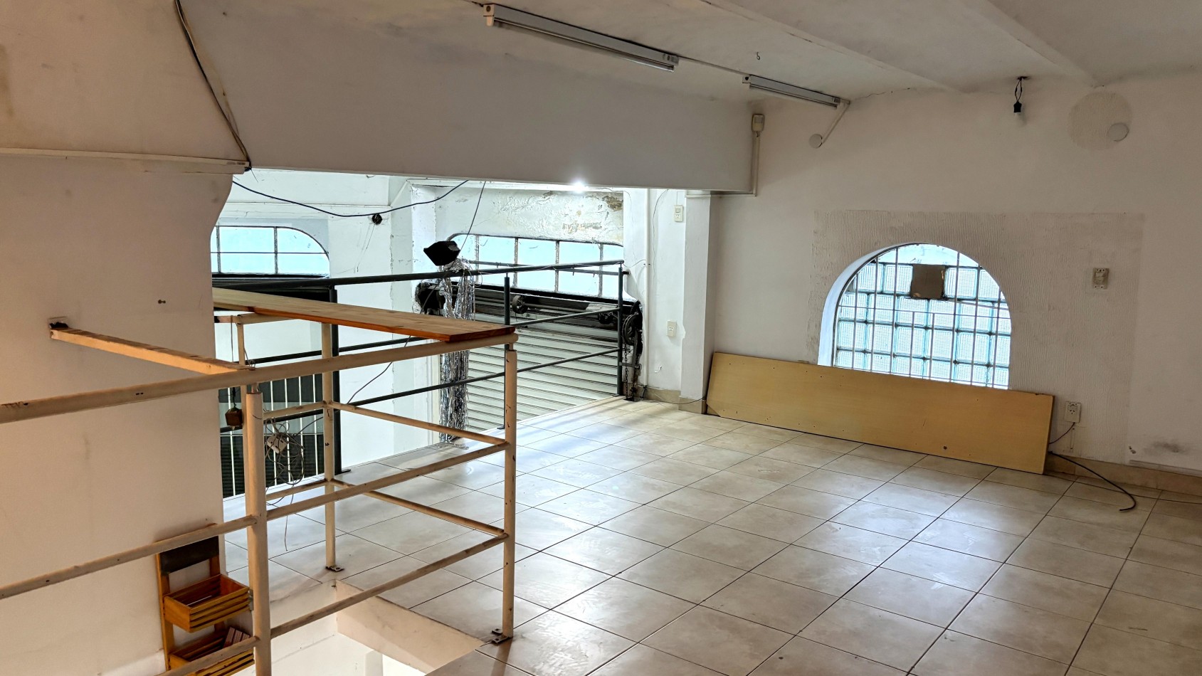 Alquiler local 80m2 en esquina