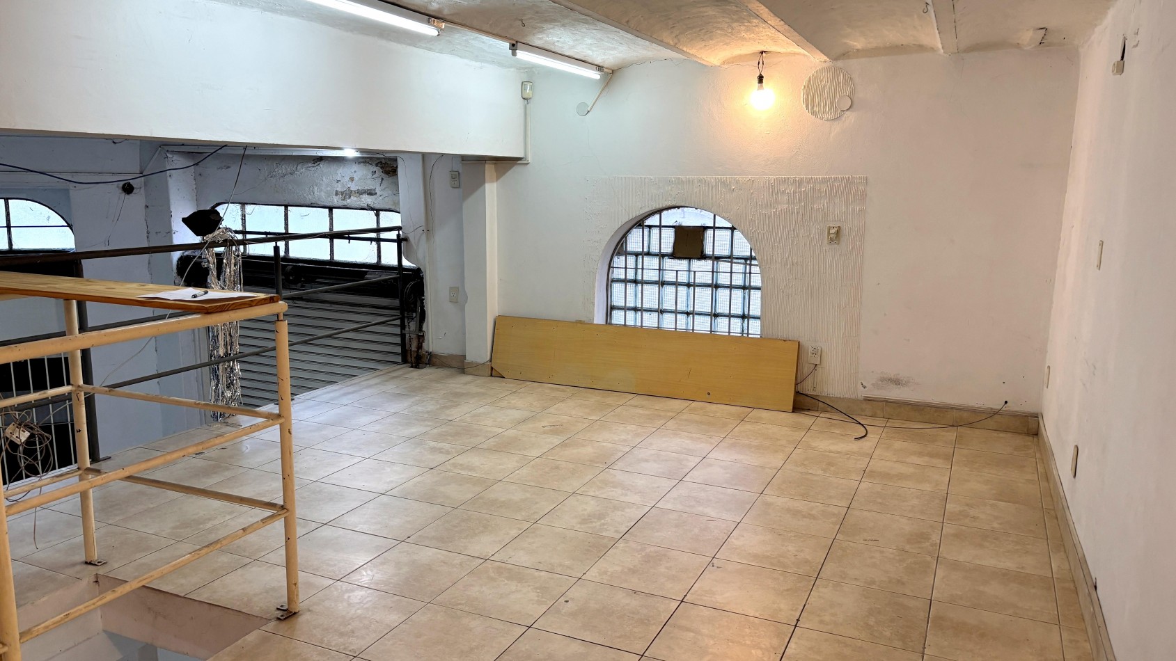 Alquiler local 80m2 en esquina