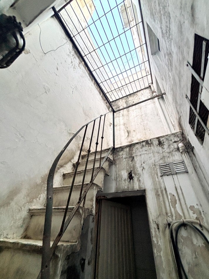 Alquiler local 80m2 en esquina