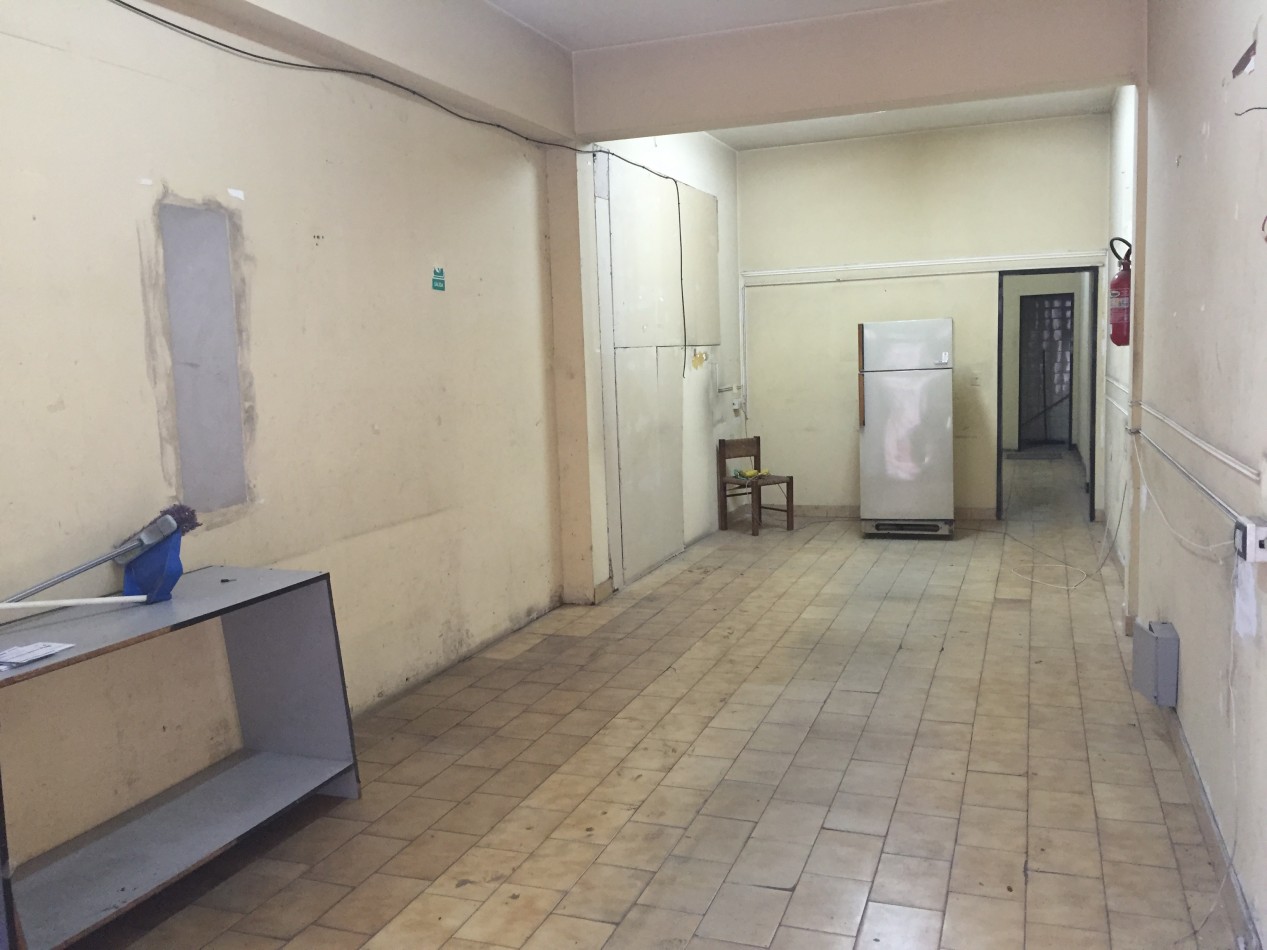 Venta Local 51m2 en via publica.