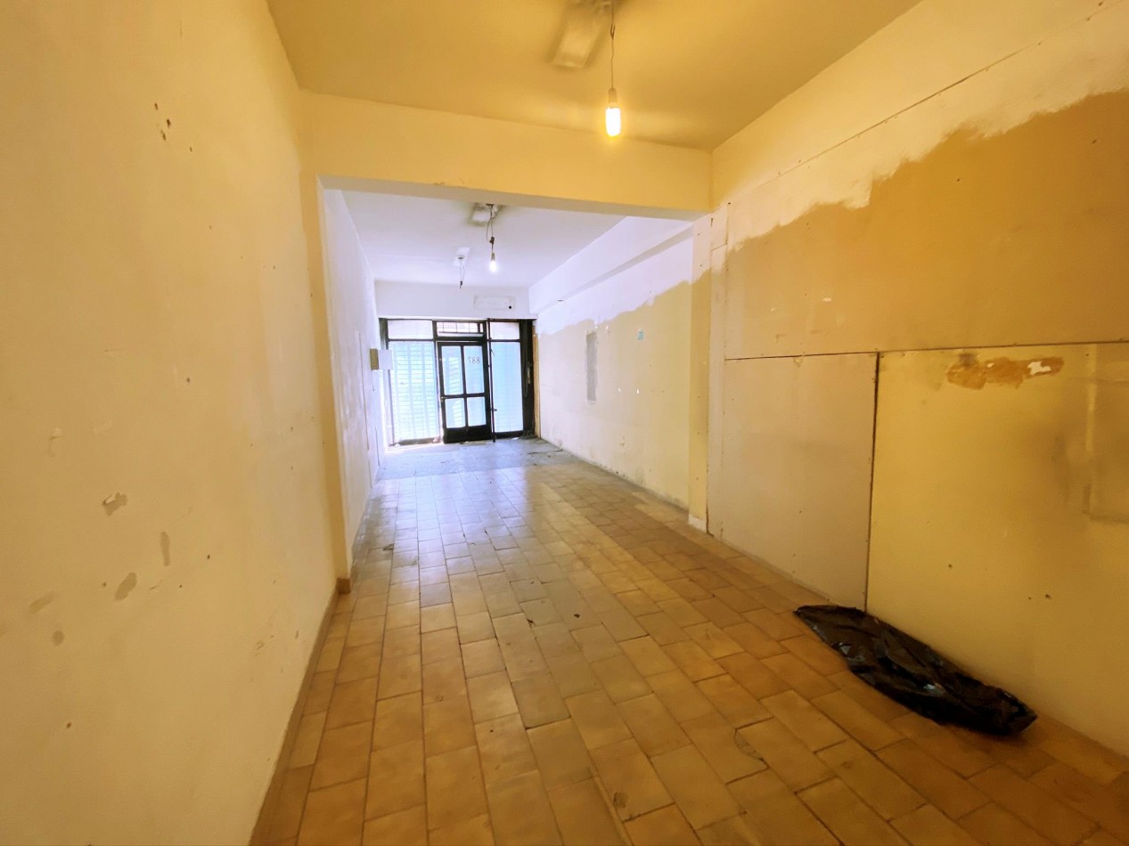 Venta Local 51m2 en via publica.