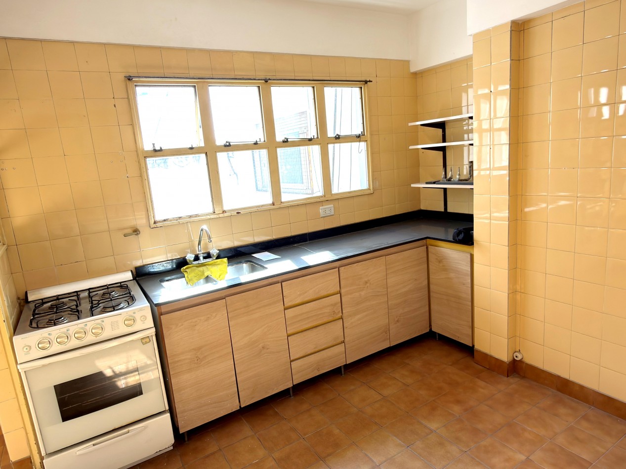 Venta 3 amb c/ lavadero, baño, toilette, balcon y baulera.