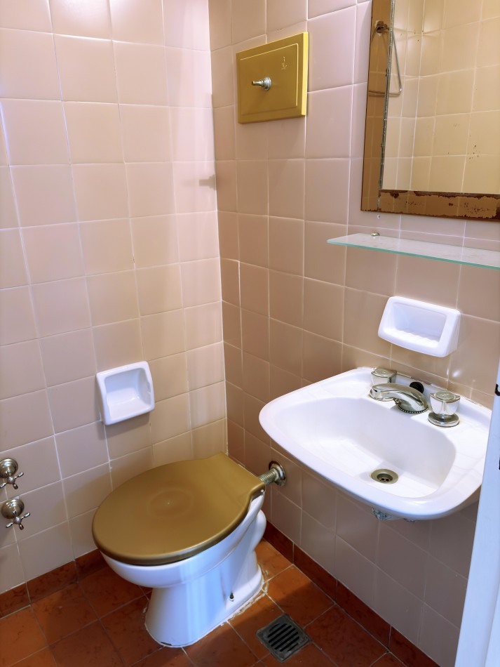 Venta 3 amb c/ lavadero, baño, toilette, balcon y baulera.