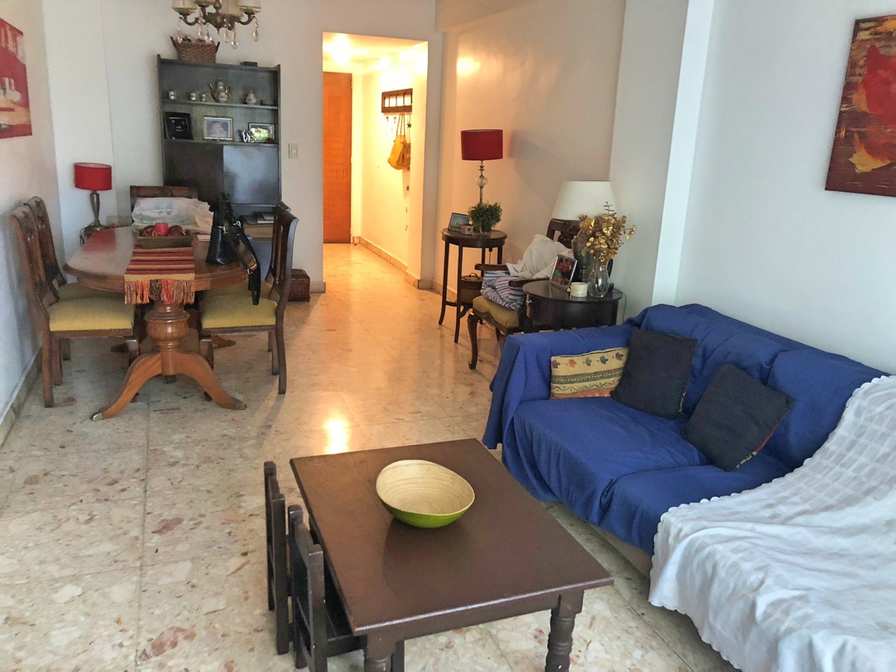 4 Ambientes c/balcon. Super luminoso con balcon corrido, vista abierta.