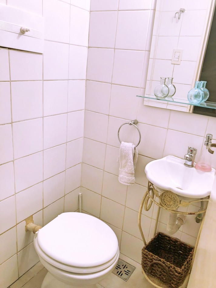 4 Ambientes c/balcon. Super luminoso con balcon corrido, vista abierta.