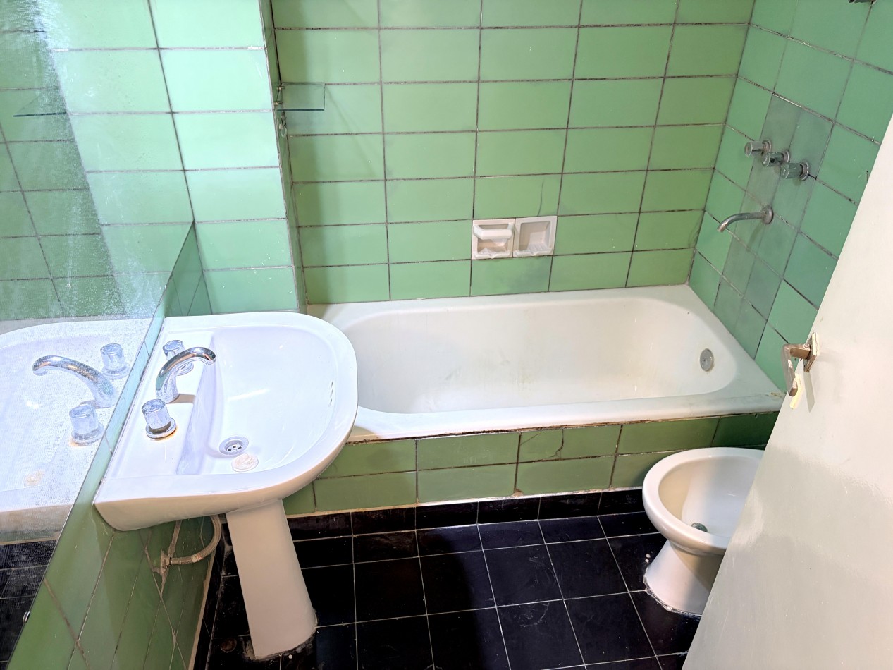 Vendo 4 Amb c/dep y balcon 90m2