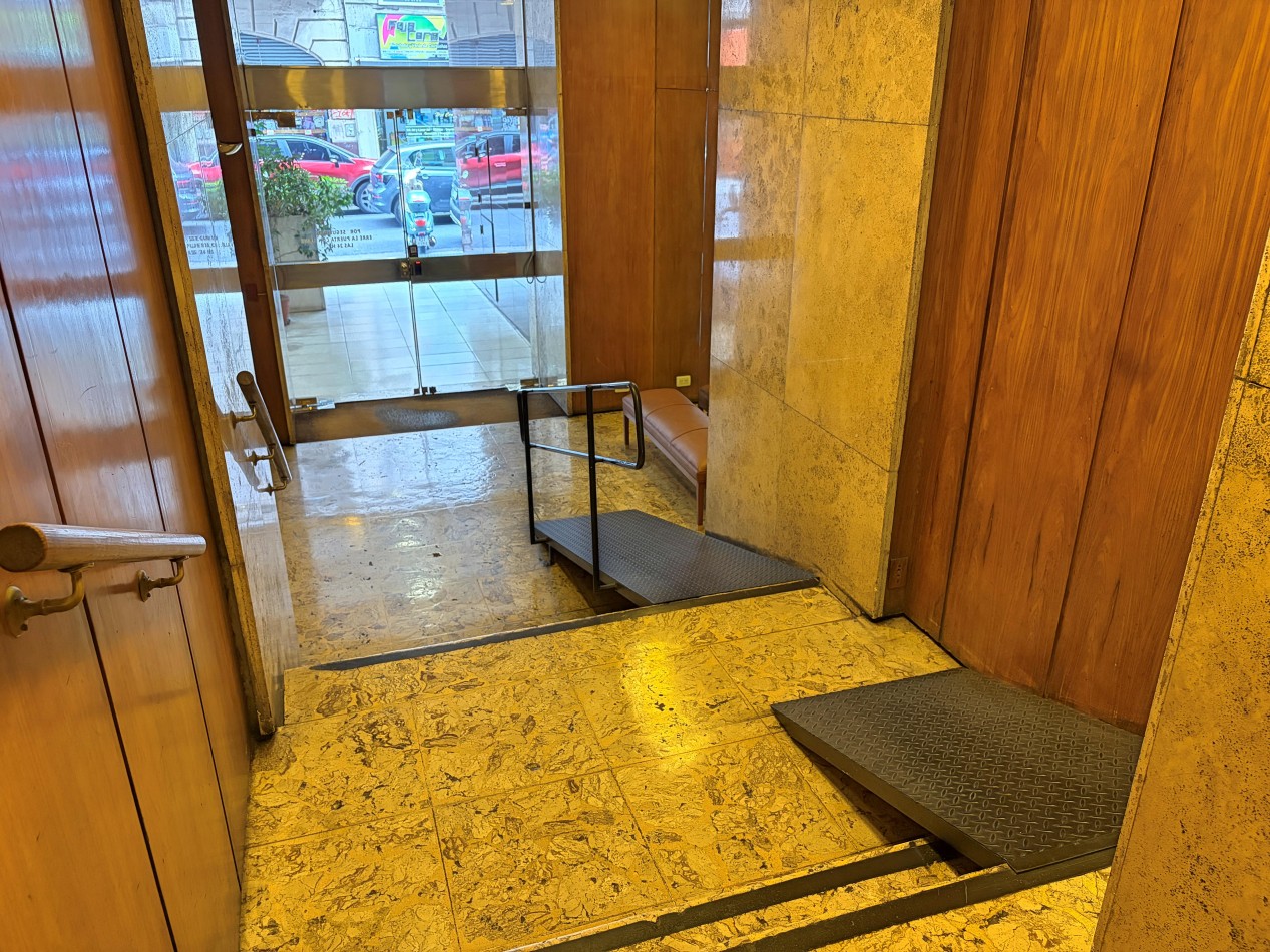 Vendo 4 Amb c/dep y balcon 90m2