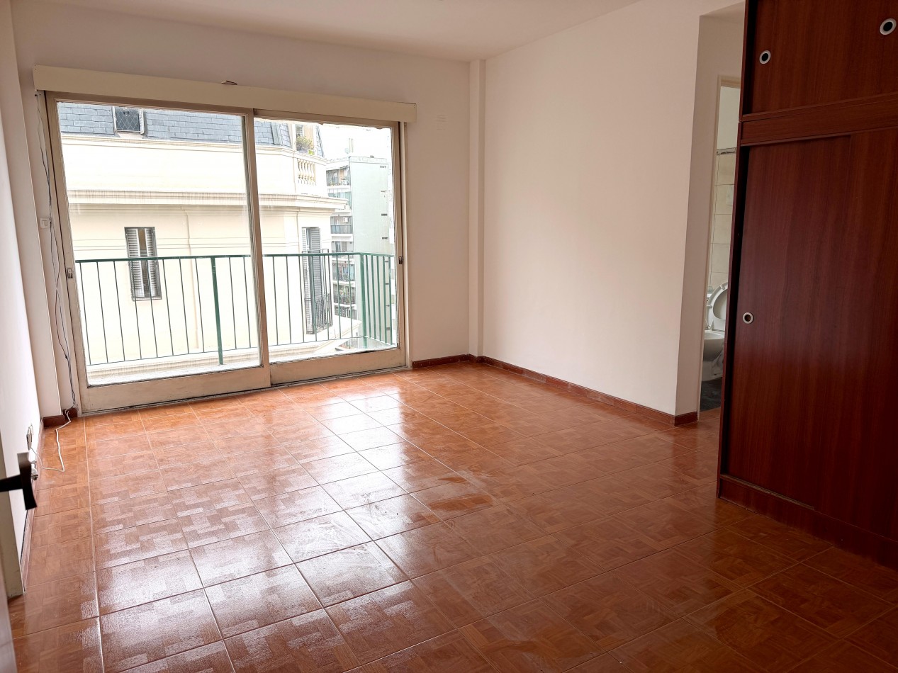 Depto 2 Amb con Balcon Sup: 45m² m Subte.