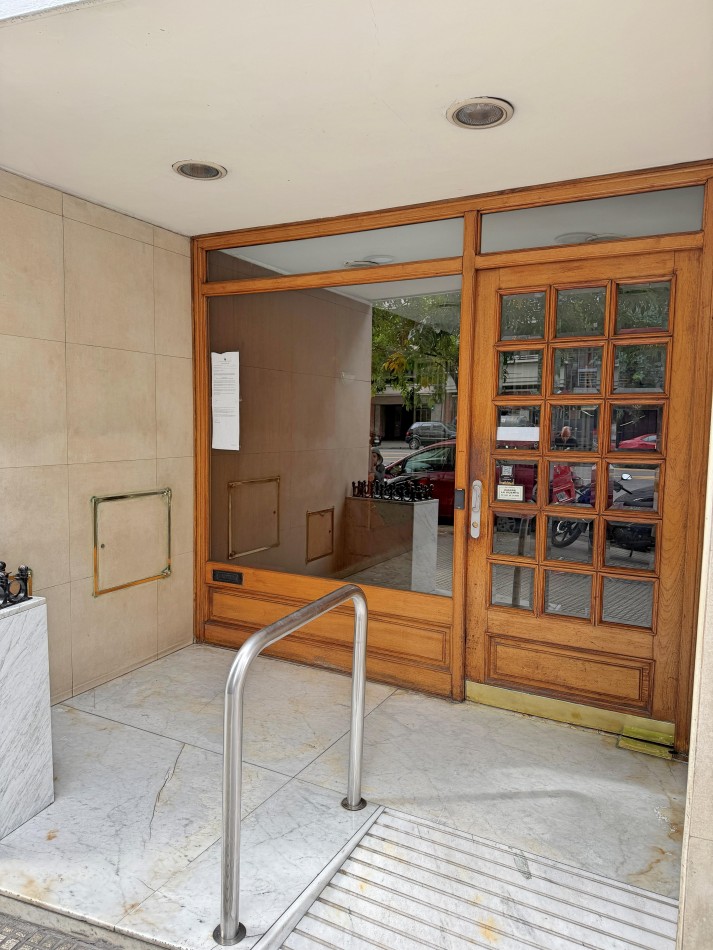 Depto 2 Amb con Balcon Sup: 45m² m Subte.