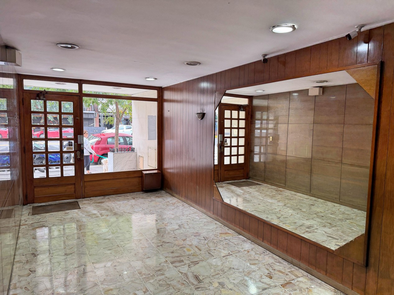 Depto 2 Amb con Balcon Sup: 45m² m Subte.