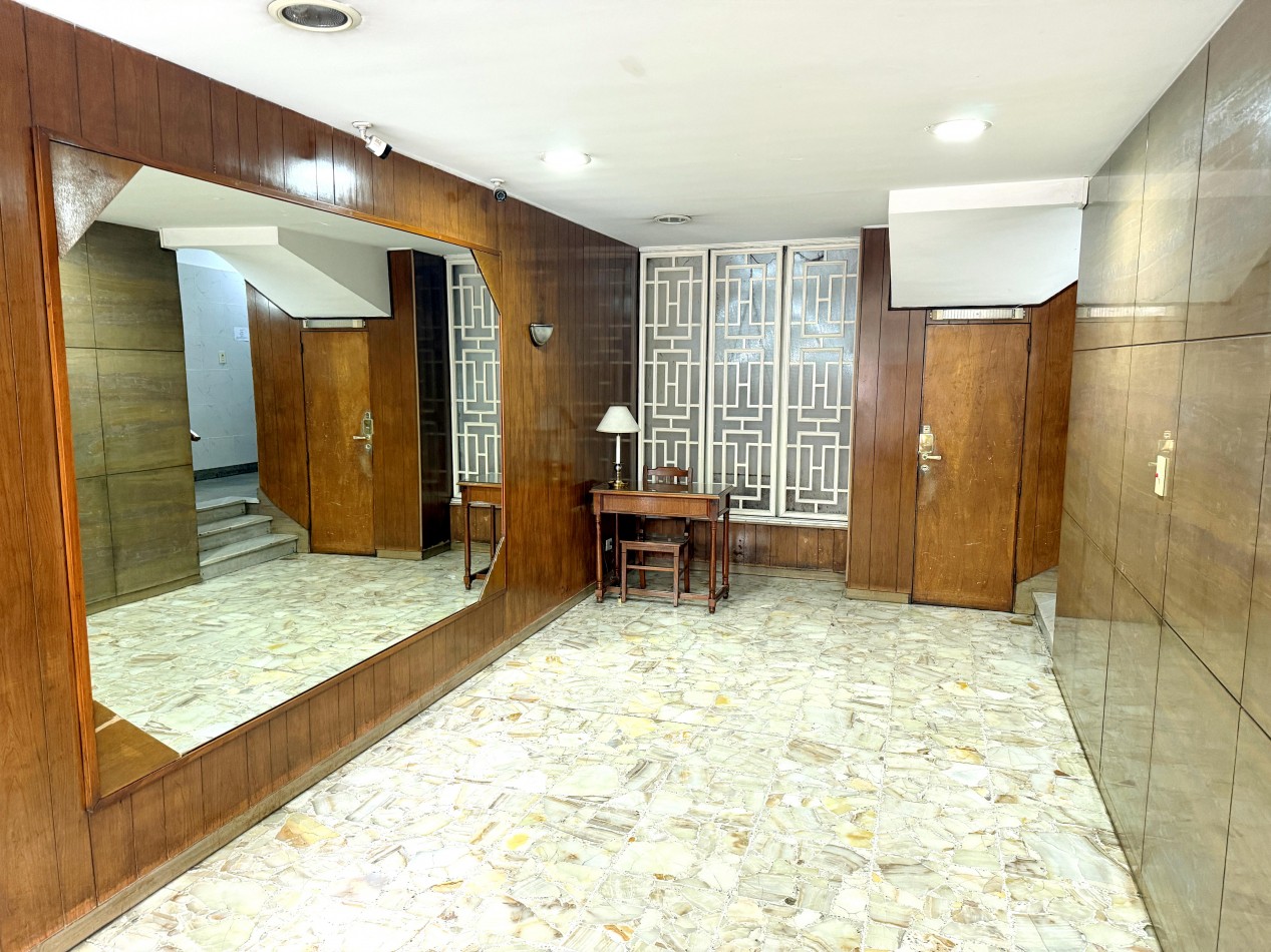 Depto 2 Amb con Balcon Sup: 45m² m Subte.