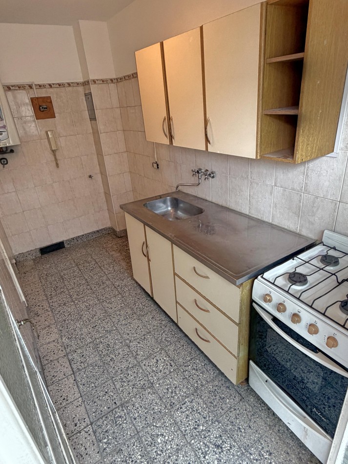 Depto 2 Amb con Balcon Sup: 45m² m Subte.