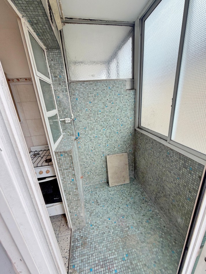 Depto 2 Amb con Balcon Sup: 45m² m Subte.