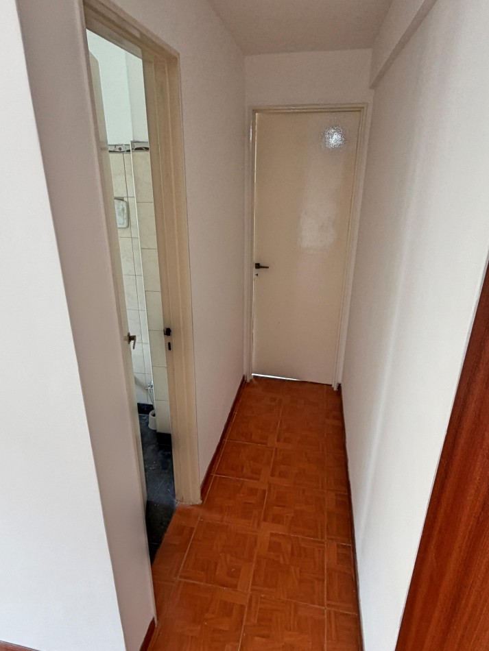 Depto 2 Amb con Balcon Sup: 45m² m Subte.