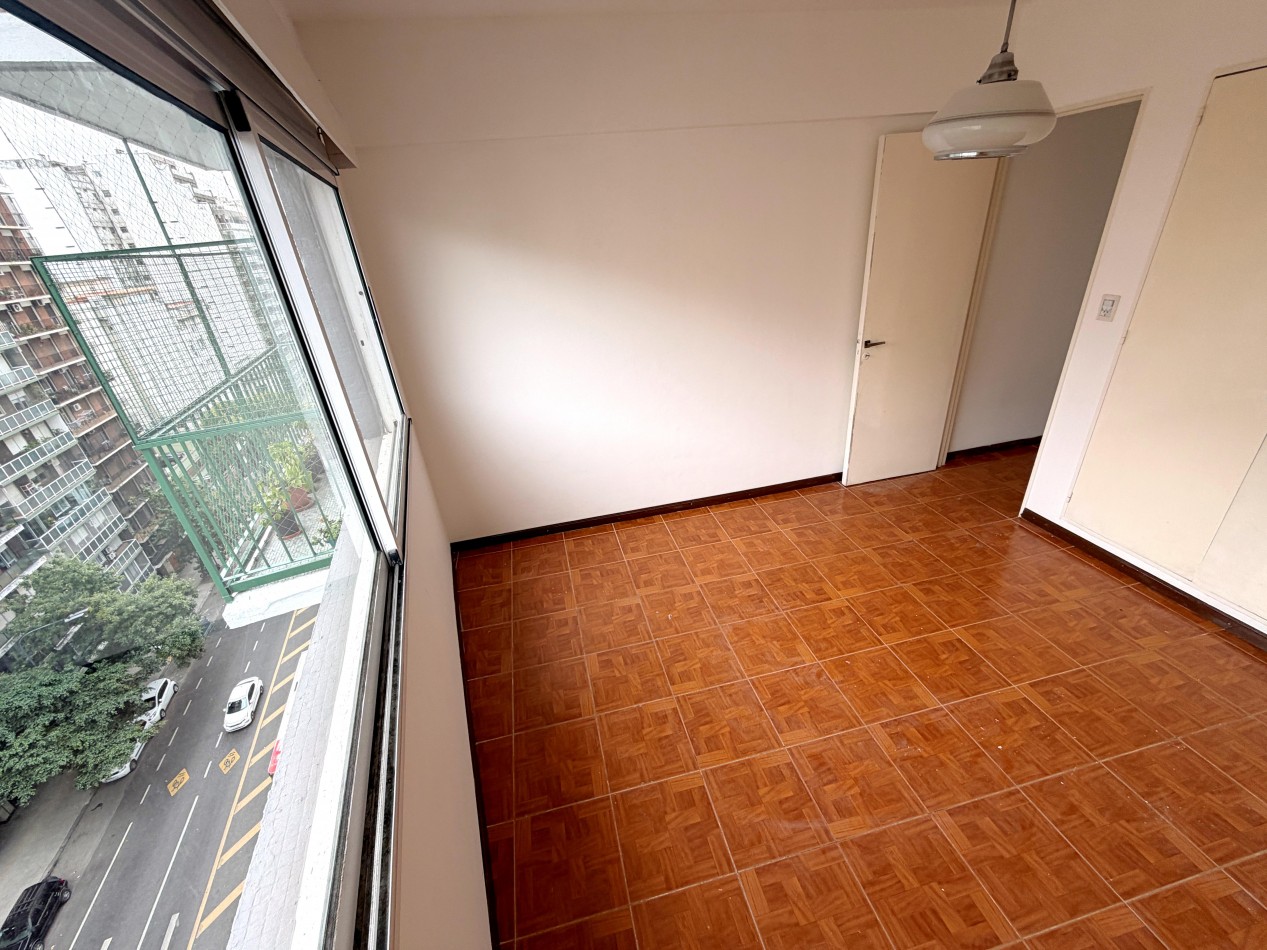 Depto 2 Amb con Balcon Sup: 45m² m Subte.