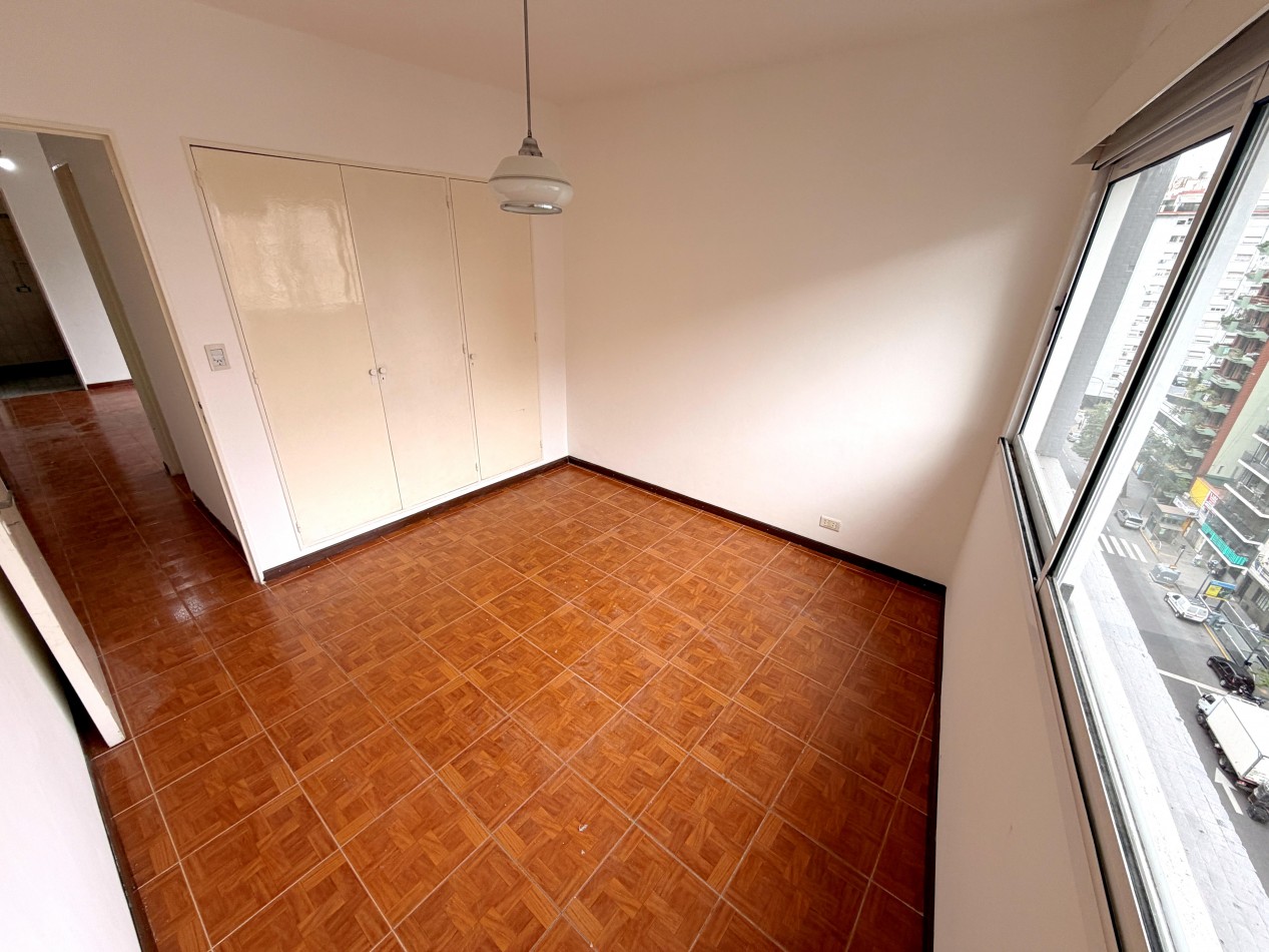 Depto 2 Amb con Balcon Sup: 45m² m Subte.