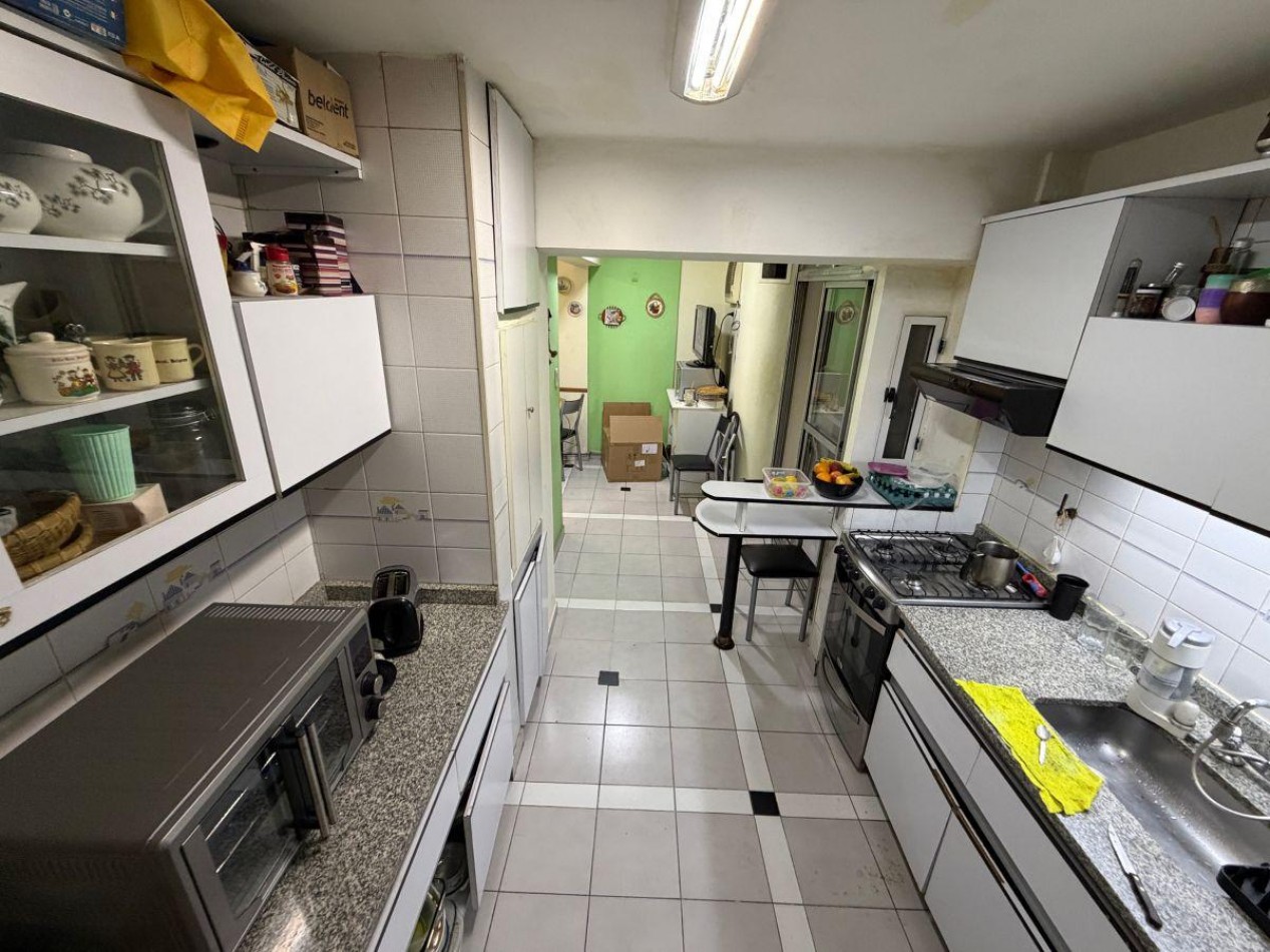 3 Ambientes + Cochera + Balcon + 2 Baños + Sup: 82,00 m²